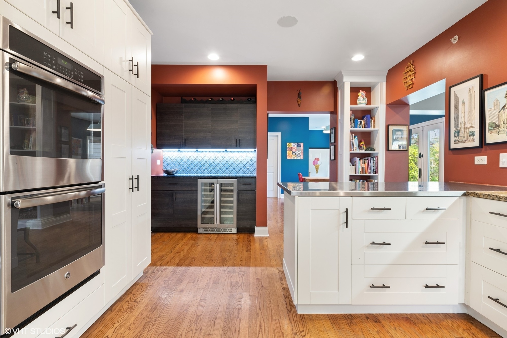 9337 Harding Avenue Evanston, IL 60203 - Photo 5 of 27