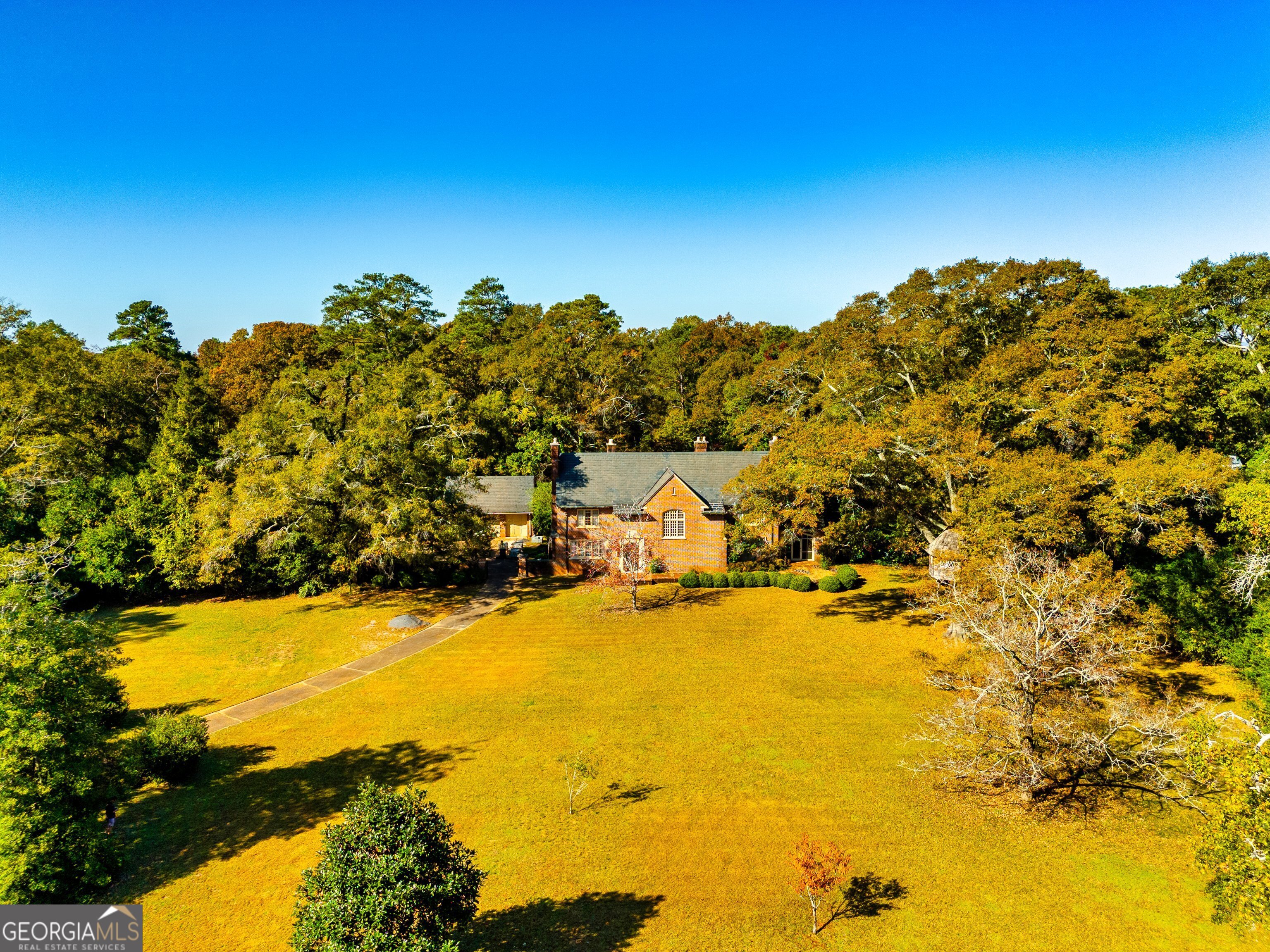 300 Poplar Drive Thomaston, GA 30286 - Photo 4 of 19 a view of an ocean and beach