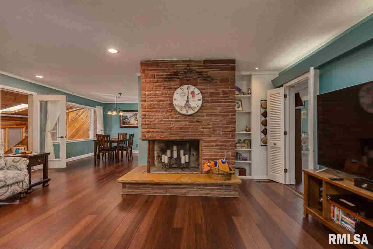 13 Forest Road Rock Island, IL 61201 - Photo 4 of 24 Gallery Image 4