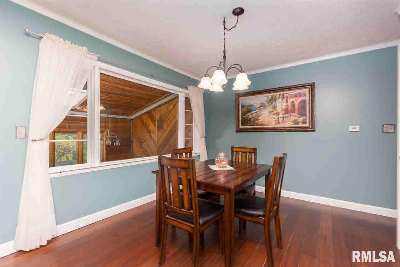 13 Forest Road Rock Island, IL 61201 - Photo 5 of 24 Gallery Image 5