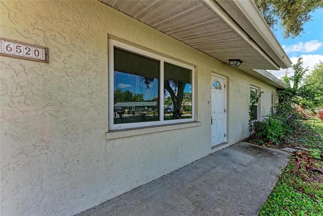$300,000 | 6520 3rd Avenue Northeast, Bradenton, FL 34208