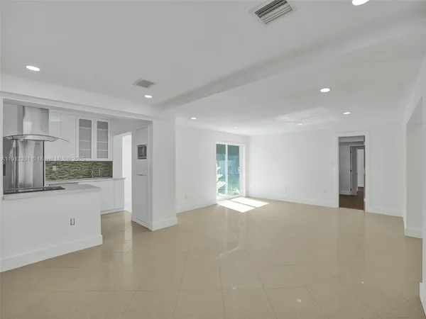 $1,225,000 | 1102 Northeast 117th Street, Biscayne Park, FL 33161