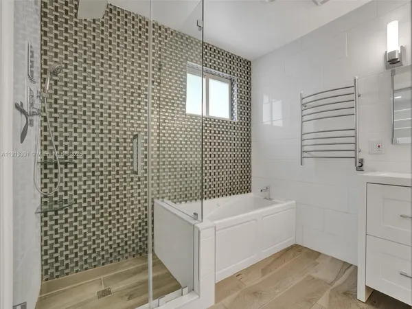 $1,225,000 | 1102 Northeast 117th Street, Biscayne Park, FL 33161