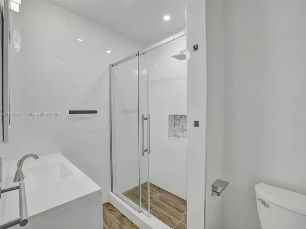 $1,225,000 | 1102 Northeast 117th Street, Biscayne Park, FL 33161