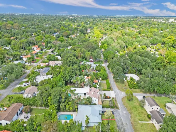 $1,225,000 | 1102 Northeast 117th Street, Biscayne Park, FL 33161