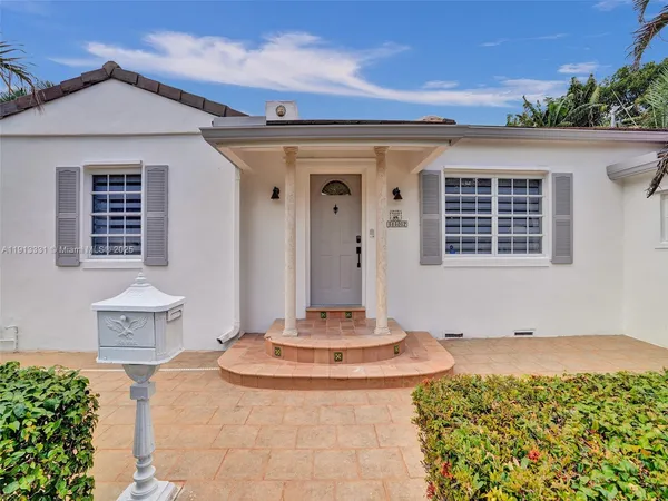 $1,225,000 | 1102 Northeast 117th Street, Biscayne Park, FL 33161