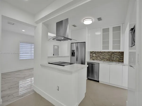 $1,225,000 | 1102 Northeast 117th Street, Biscayne Park, FL 33161
