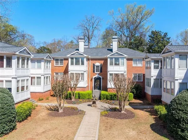 $2,600 | 115 Peachtree Memorial Drive Northwest, Unit C3, Atlanta, GA 30309
