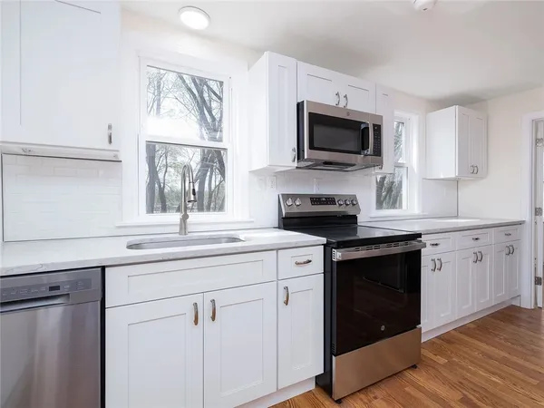 $1,850 | 12 Old Park Avenue, Unit 2, Cranston, RI 02910
