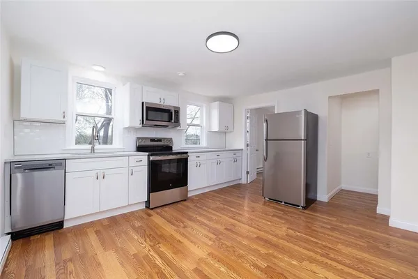 $1,850 | 12 Old Park Avenue, Unit 2, Cranston, RI 02910