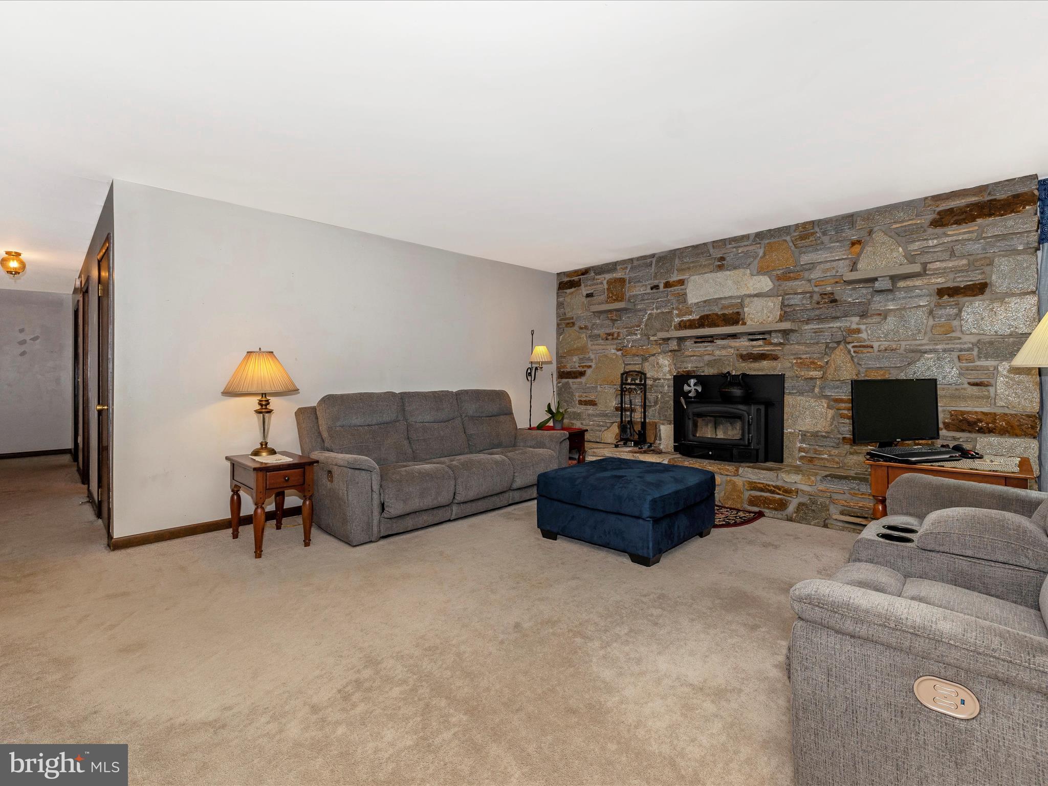 1433 Nicodemus Road New Windsor, MD 21776 - Photo 15 of 56 Living Room