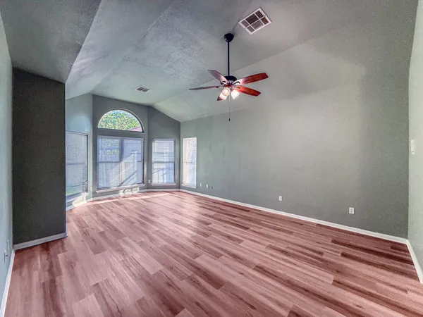 $2,500 | 1215 Fenway Park, Pflugerville, TX 78660