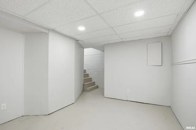 a view of empty room