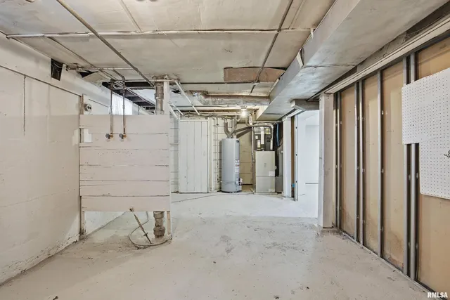 a view of a storage & utility room