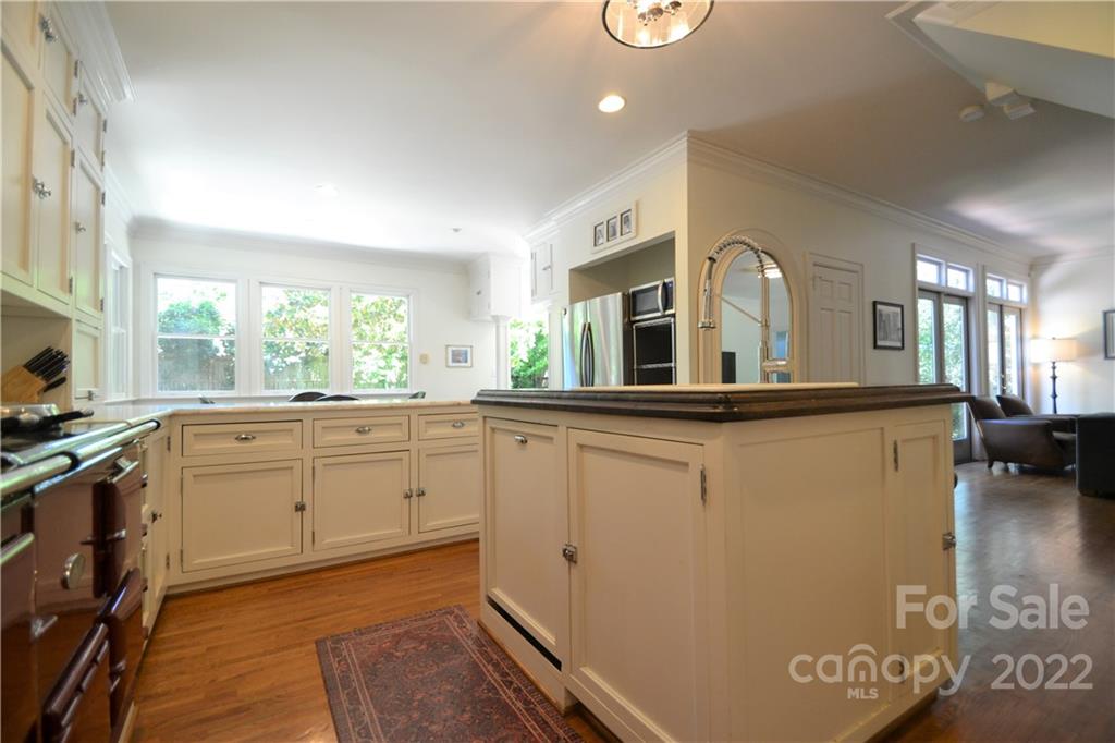 1317 Providence Road Charlotte, NC 28207 - Photo 9 of 33 Gallery Image 9