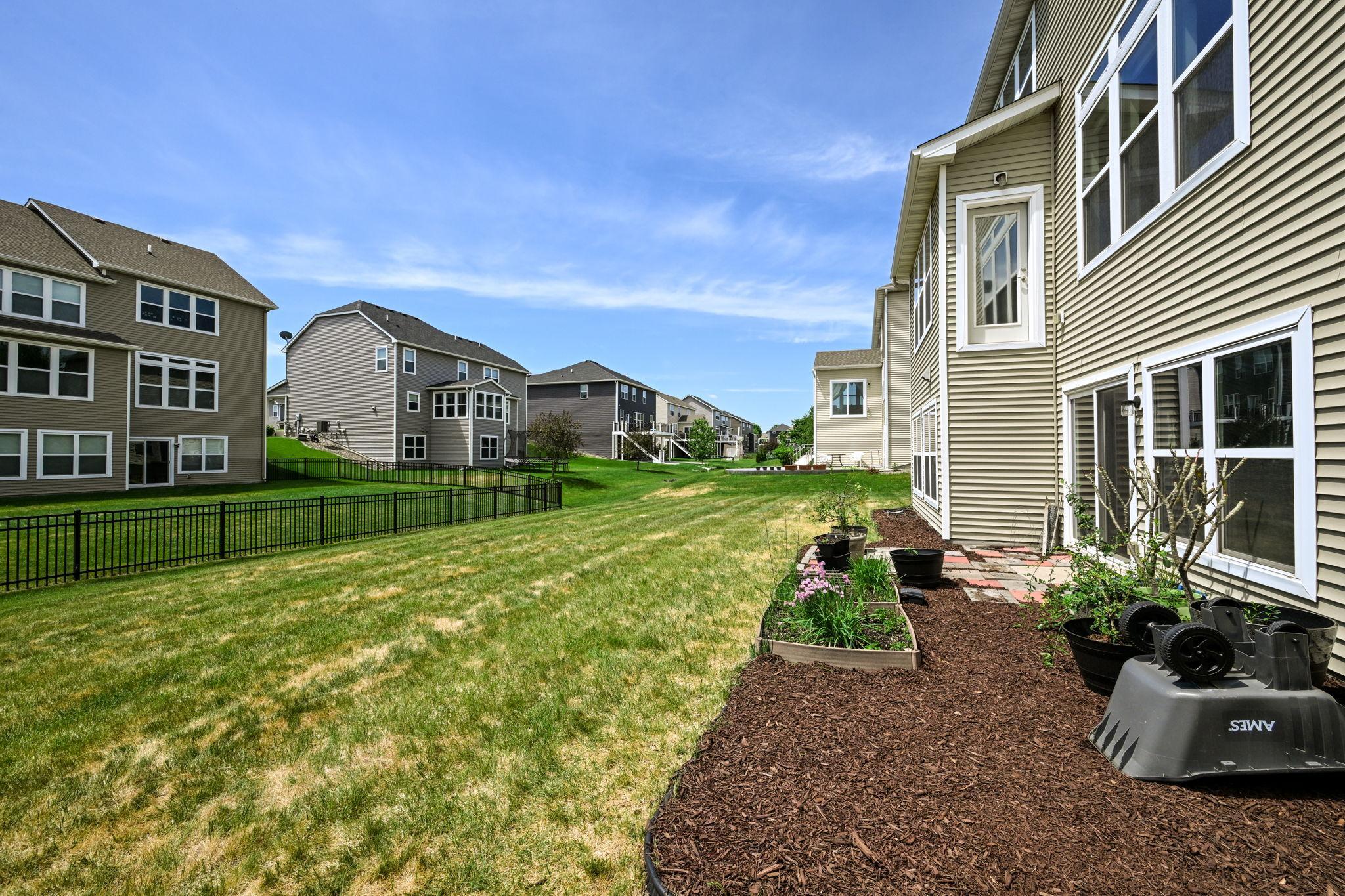 9343 Compass Pointe Road Woodbury, MN 55129 - Photo 34 of 40