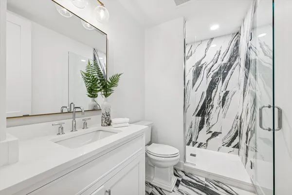 $3,900,000 | 104 South Monroe Street, Hinsdale, IL 60521