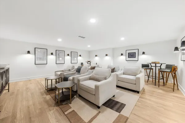 $3,900,000 | 104 South Monroe Street, Hinsdale, IL 60521
