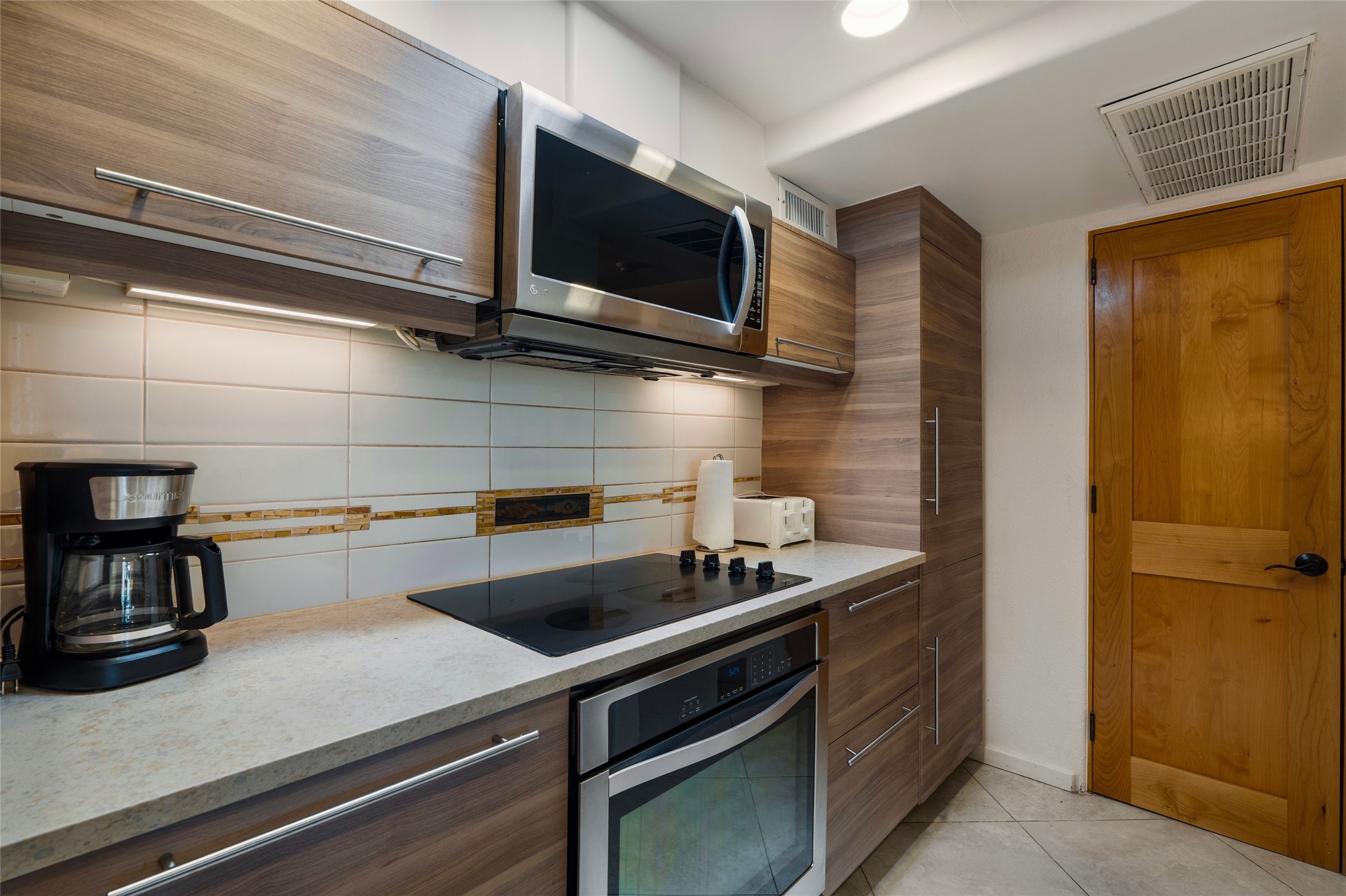 320 Artist Road, Unit 24 Santa Fe, NM 87501 - Photo 11 of 31 Electric Cooktop/Range