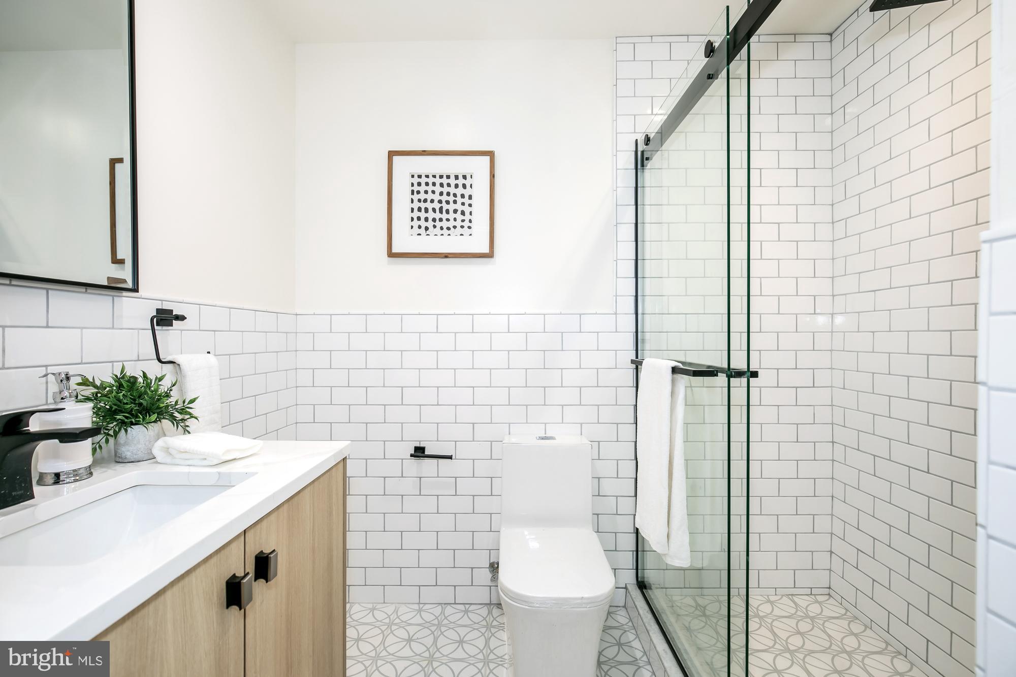 401 K Street Northeast, Unit B Washington, DC 20002 - Photo 22 of 27 Lower level full bath