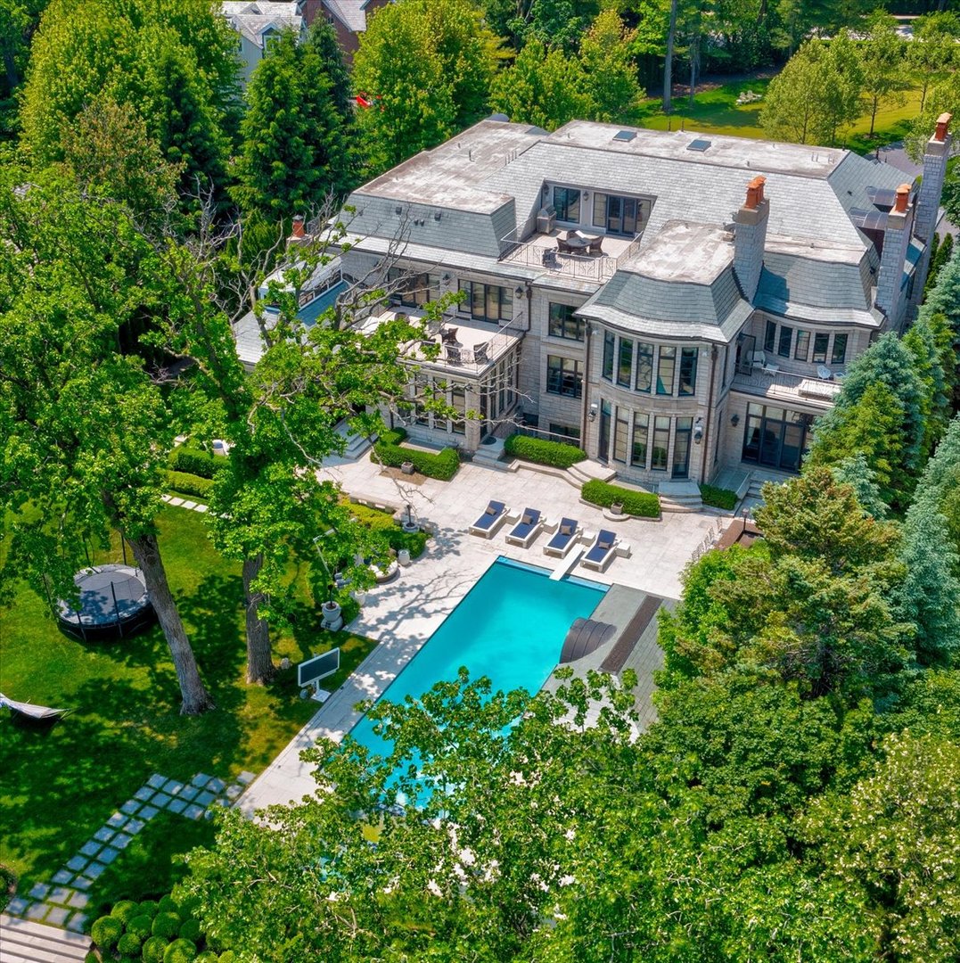 319 Sheridan Road Winnetka, IL 60093 - Photo 80 of 81 an aerial view of a house with a garden