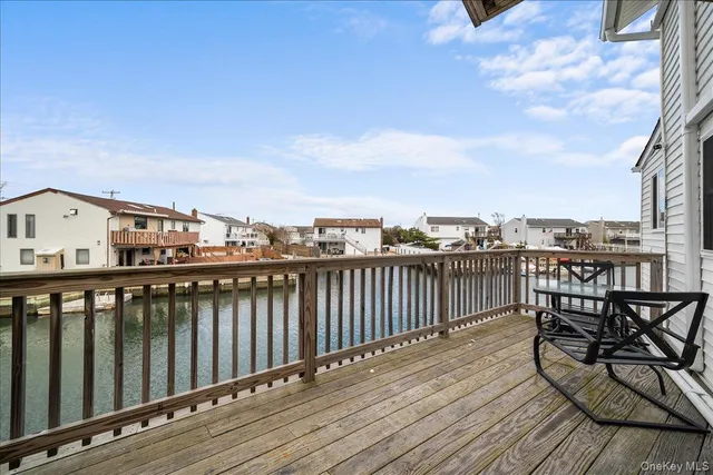 $3,800 | 864 South Walnut Street, Lindenhurst, NY 11757