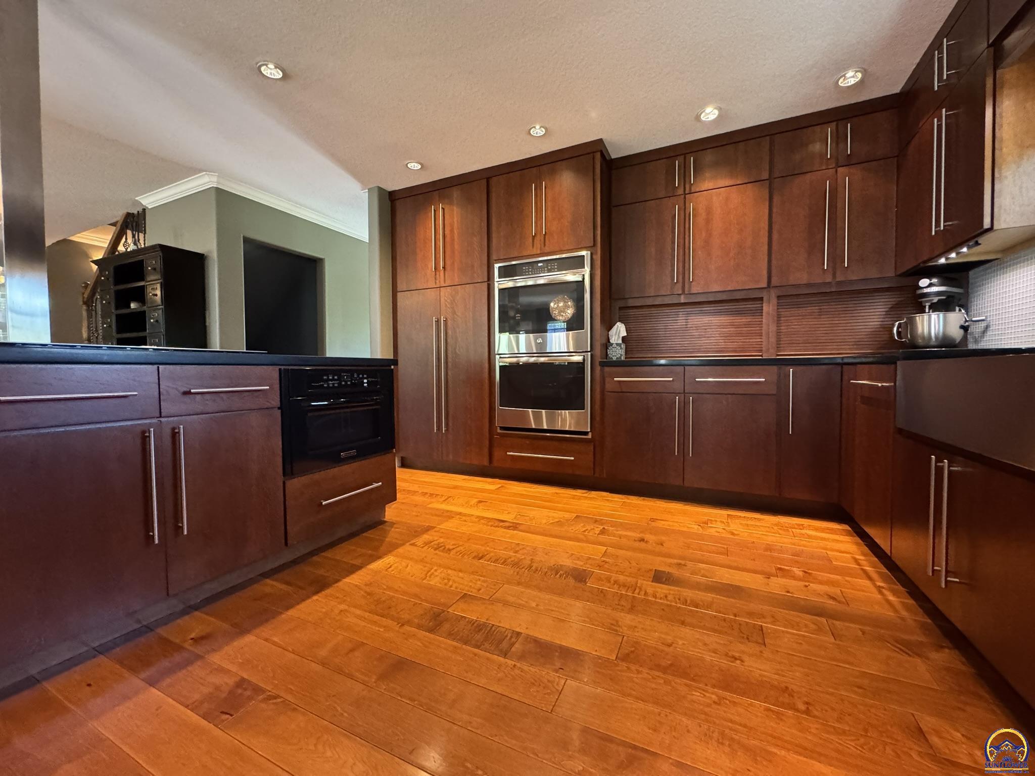 4415 Southeast West Edge Road Topeka, KS 66609 - Photo 12 of 90