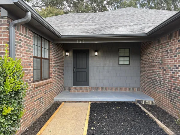 $319,900 | 120 North Parkway Street, Hernando, MS 38632