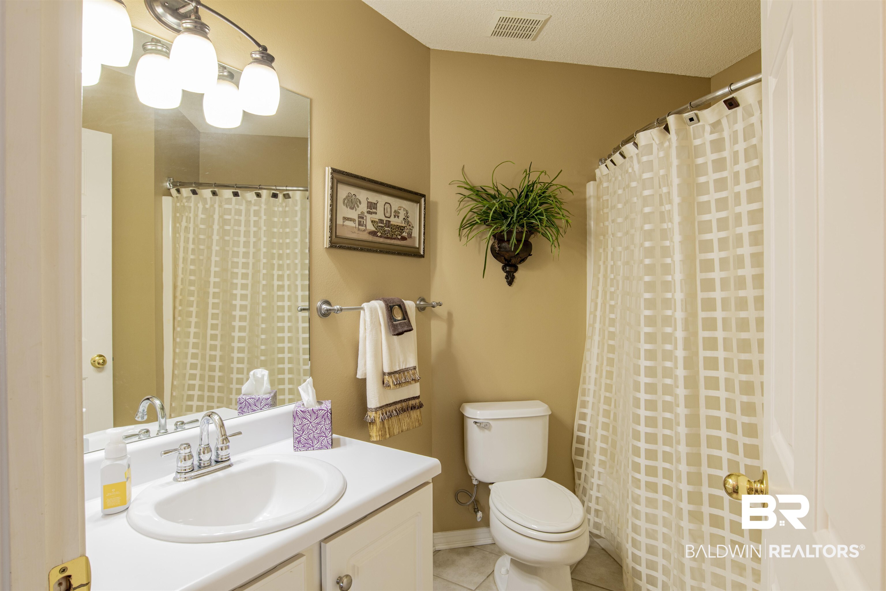 12953 Hunters Chase Foley, AL 36535 - Photo 23 of 38 Bathroom 2