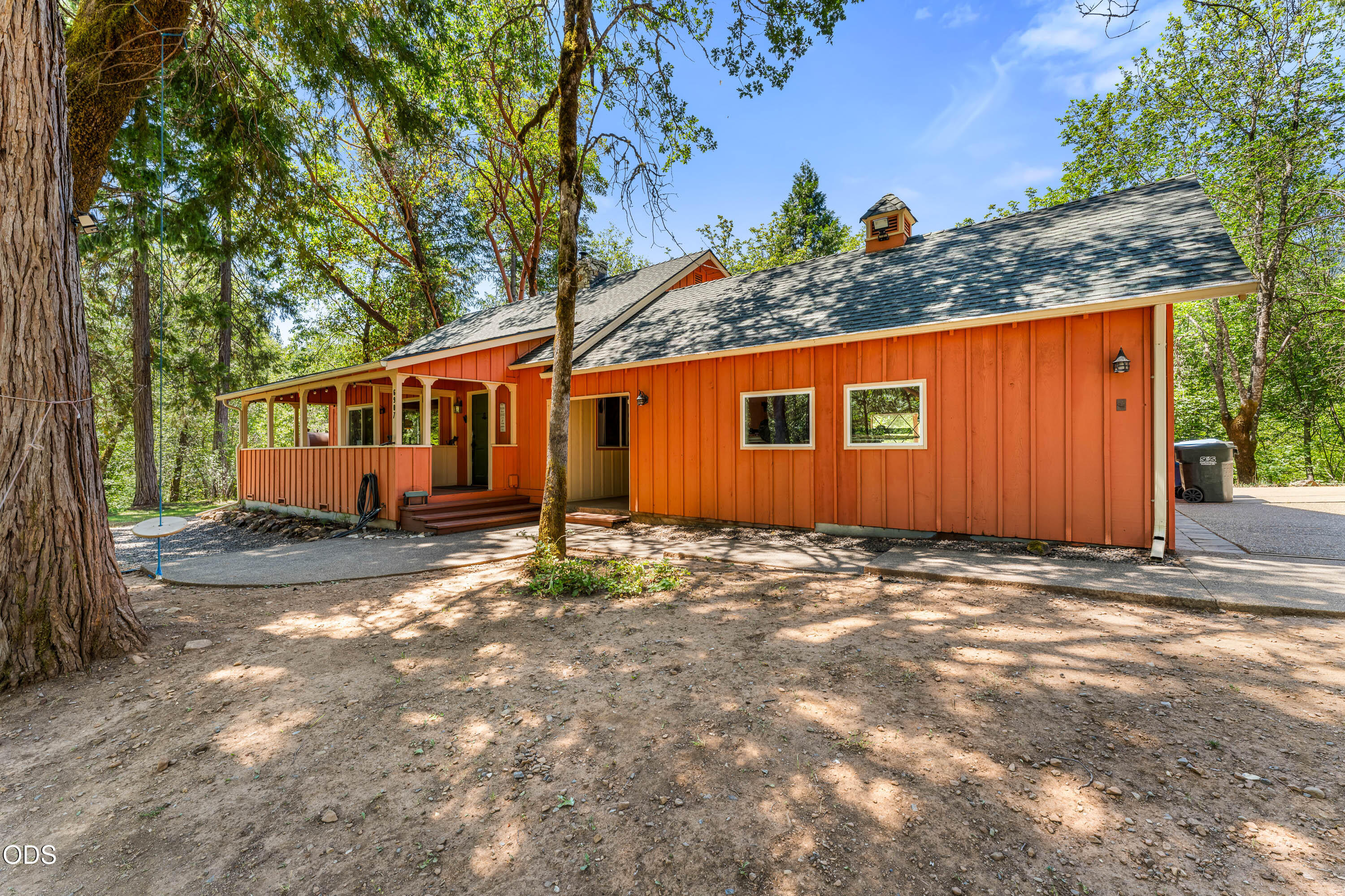6907 Bear Branch Road Rogue River, OR 97537 - Photo 2 of 38