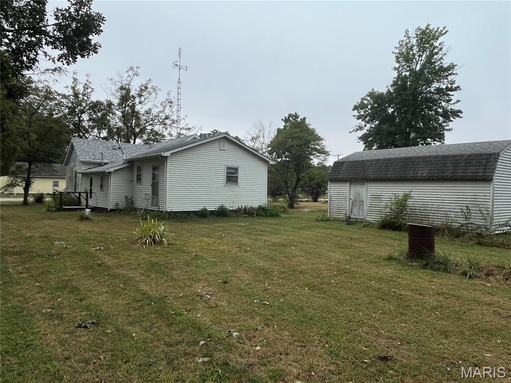 403 State Street Irving, IL 62051 - Photo 4 of 5 Gallery Image 4
