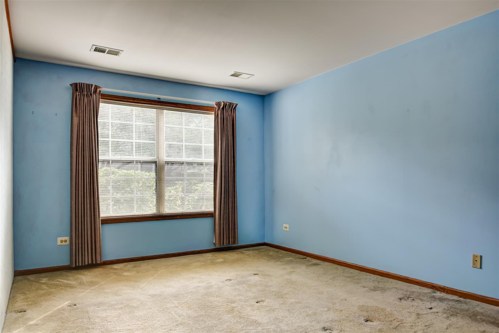 381 Winfield Court Schaumburg, IL 60107 - Photo 8 of 13