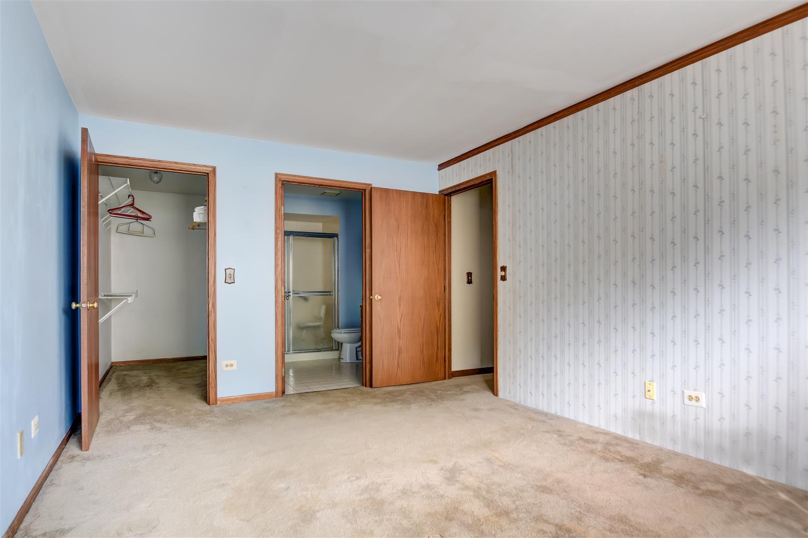 381 Winfield Court Schaumburg, IL 60107 - Photo 9 of 13