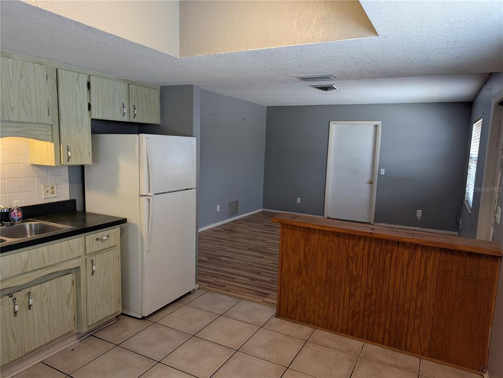 285 South McCall Road Englewood, FL 34223 - Photo 5 of 17