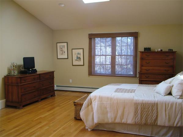 28 Pickwick Road Marblehead, MA 01945 - Photo 16 of 19 a bedroom with a bed and a window