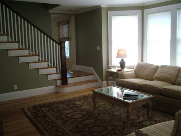28 Pickwick Road Marblehead, MA 01945 - Photo 3 of 19 a living room with furniture