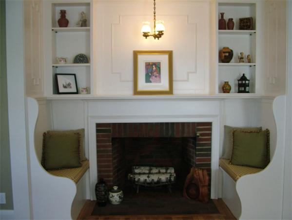 28 Pickwick Road Marblehead, MA 01945 - Photo 4 of 19 a living room with furniture and a fireplace