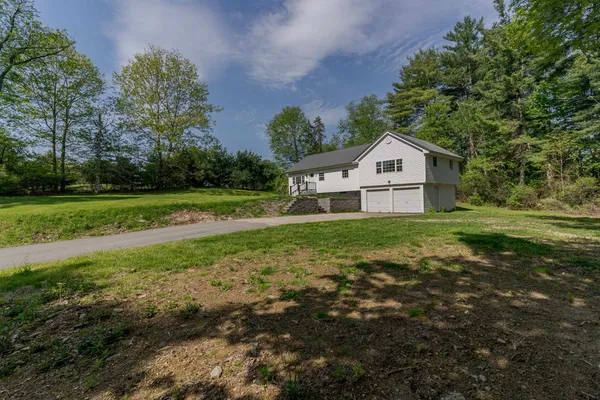 $3,200 | 126 Watson Road, Dover, NH 03820