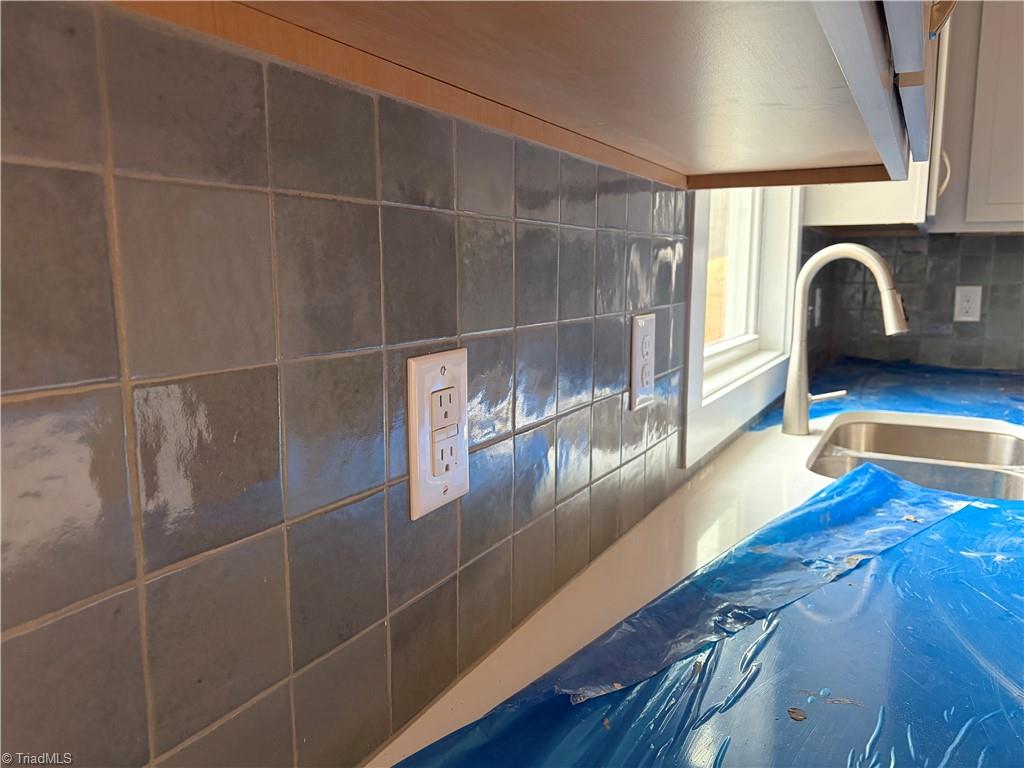 5456 Rock Valley Drive Trinity, NC 27370 - Photo 3 of 24 Beautiful Tile Backsplash