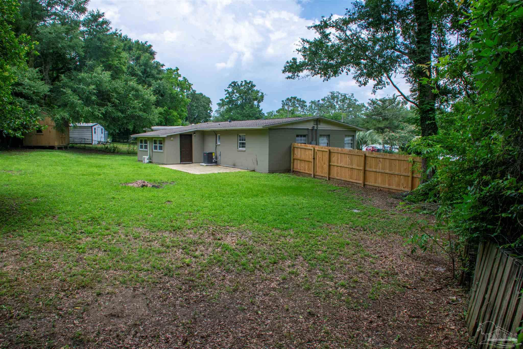 5357 Locklin Avenue Milton, FL 32570 - Photo 10 of 46