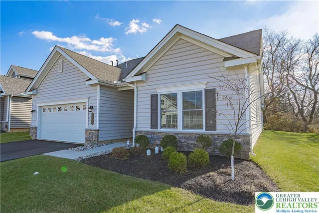 $779,900 | 3855 Victors Way, Easton, PA 18045