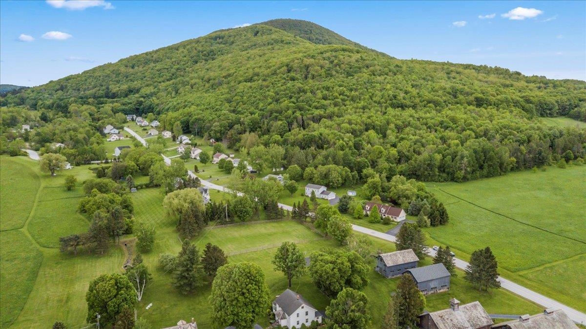 126 Fox Hill Road Bennington, VT 05201 - Photo 9 of 42