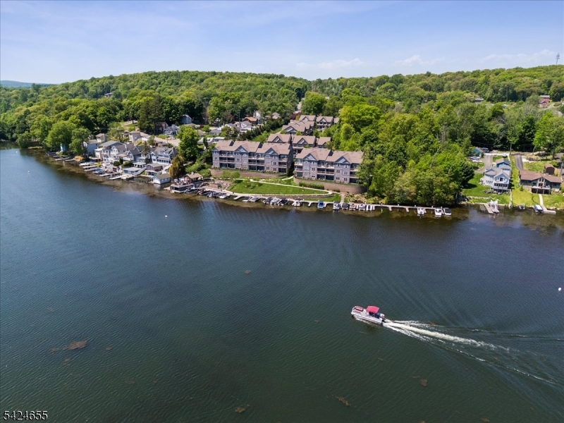 401 Mariners Pointe Hopatcong, NJ 07843 - Photo 37 of 42 a view of city and lake