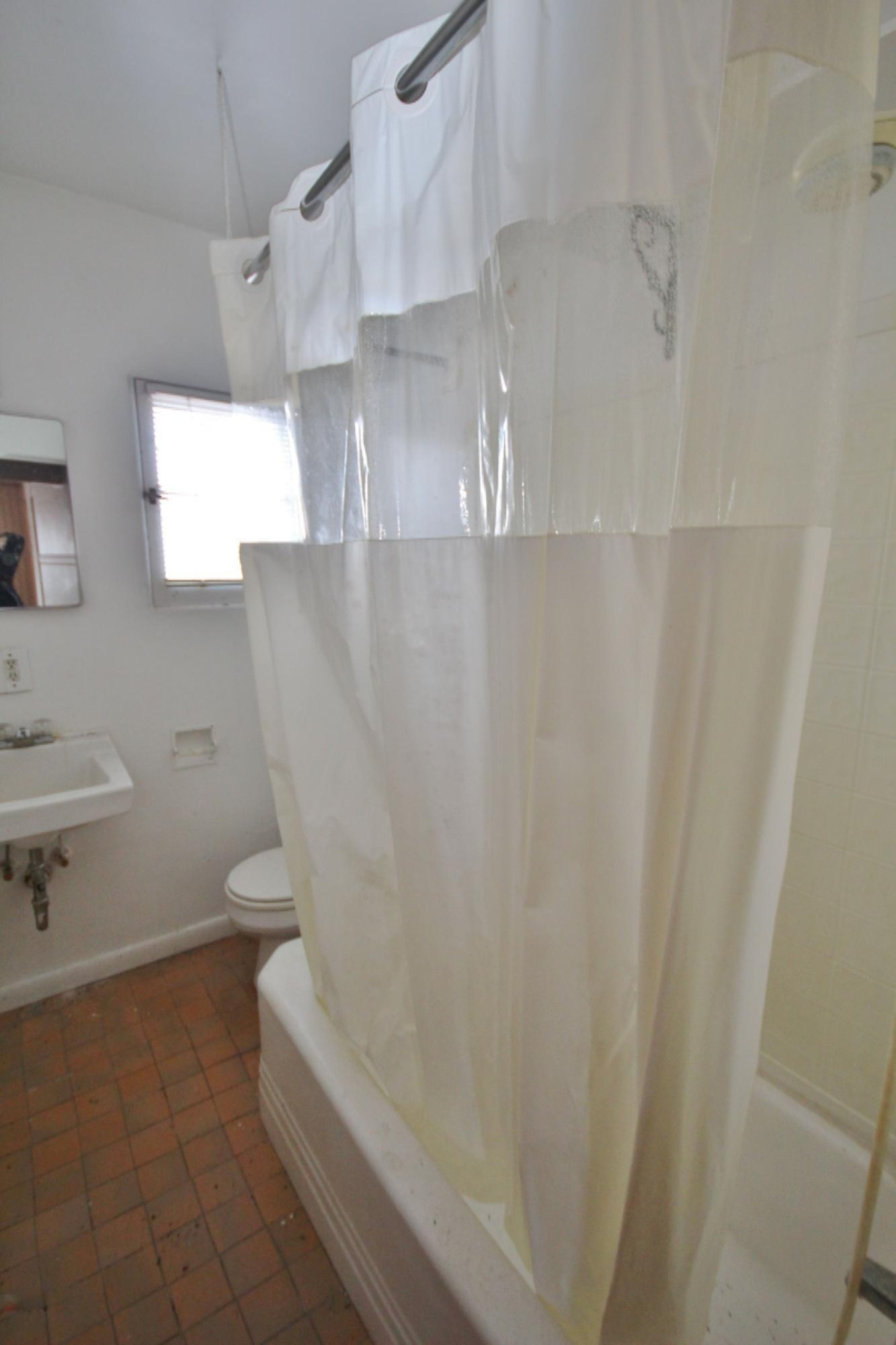 121 South Grant Avenue Three Rivers, MI 49093 - Photo 6 of 8 IMG_6503