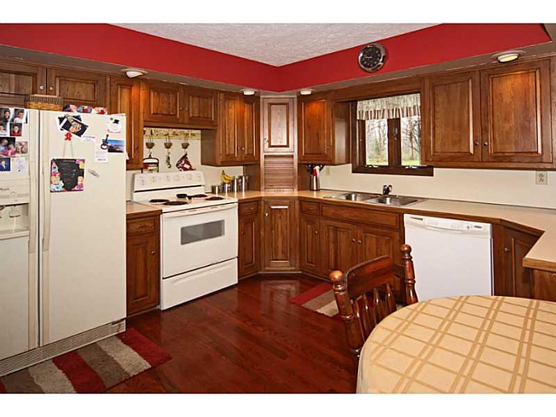 23270 Mule Barn Road Sheridan, IN 46069 - Photo 10 of 24 Gallery Image 10