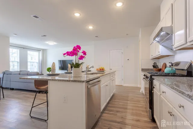 $659,900 | 227 Park Lane, Dunellen, NJ 08812