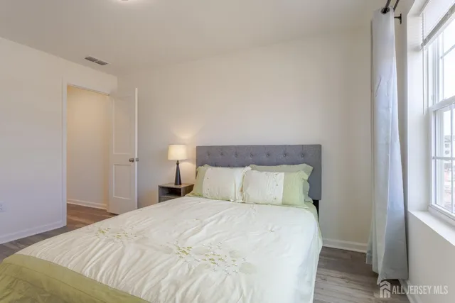 $659,900 | 227 Park Lane, Dunellen, NJ 08812