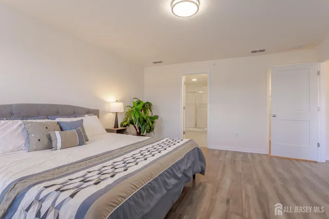 $659,900 | 227 Park Lane, Dunellen, NJ 08812