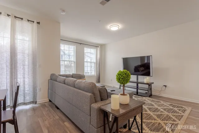 $659,900 | 227 Park Lane, Dunellen, NJ 08812