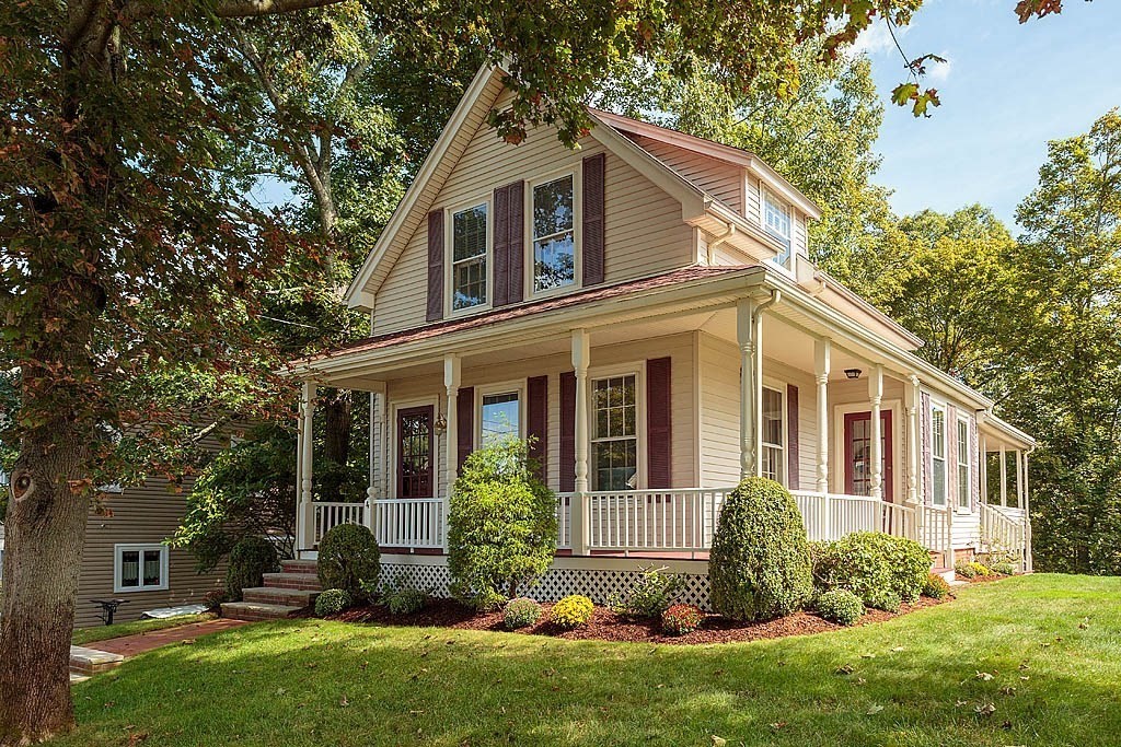 4 Highland Avenue Stoneham, MA 02180 - Photo 1 of 33 Gallery Image 1